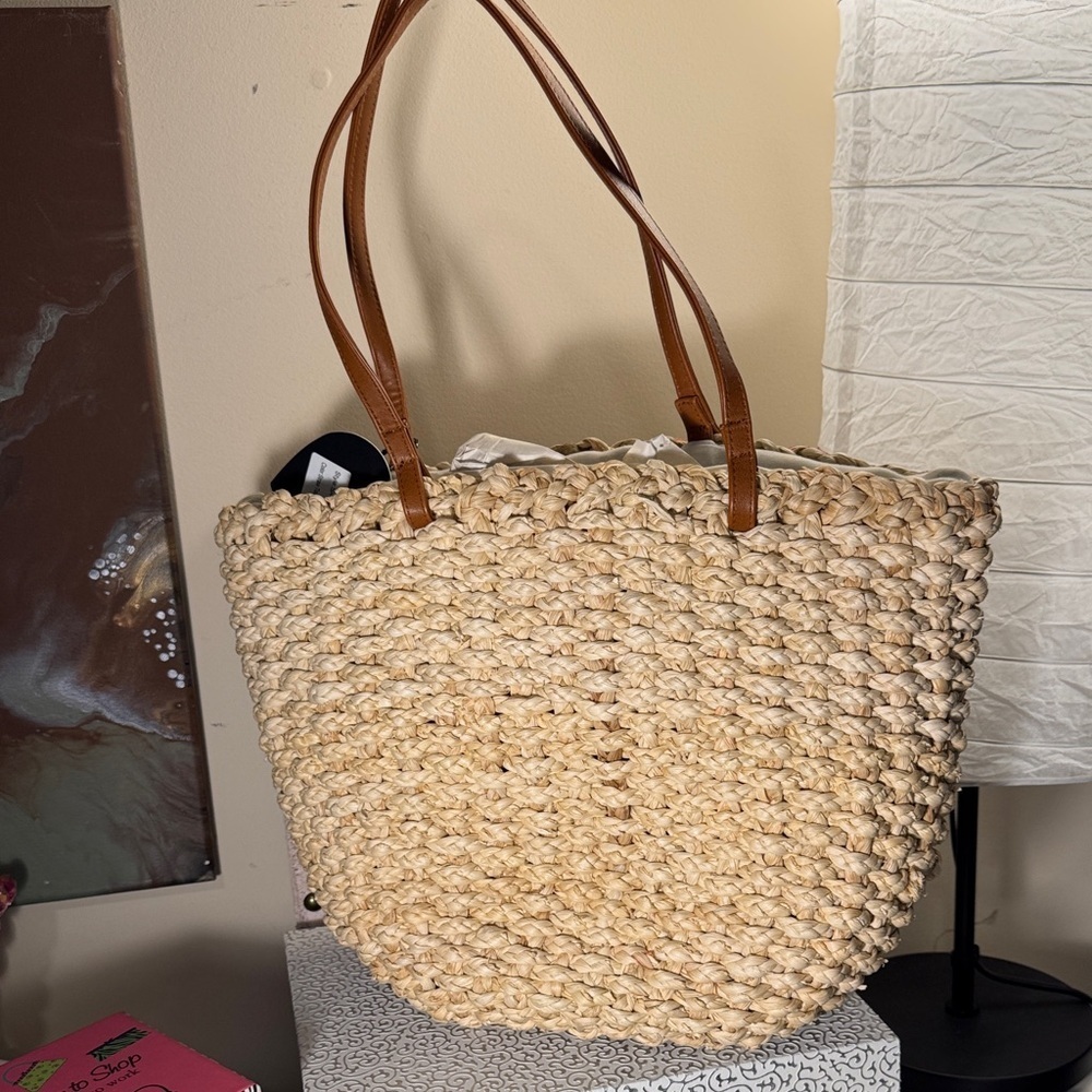 Woven Straw Tote Bag with Colorful Pom Poms NWT - Picture 5 of 6